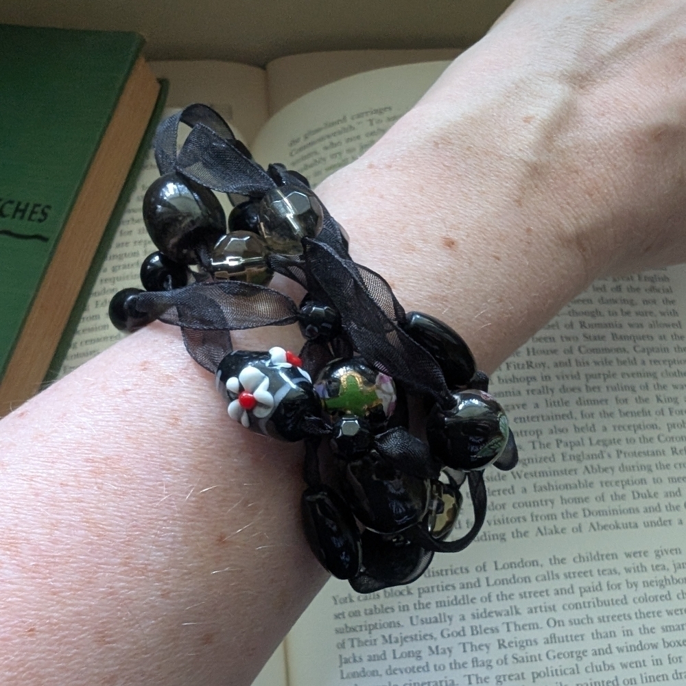Elegant Black Beaded Bracelet